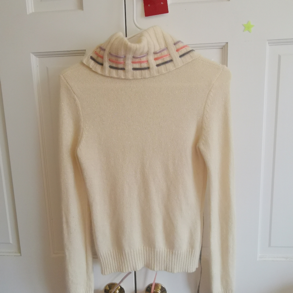 Sweater - Picture 2 of 6